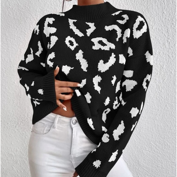 New. Black leopard print long sleeve sweater - Picture 6 of 7